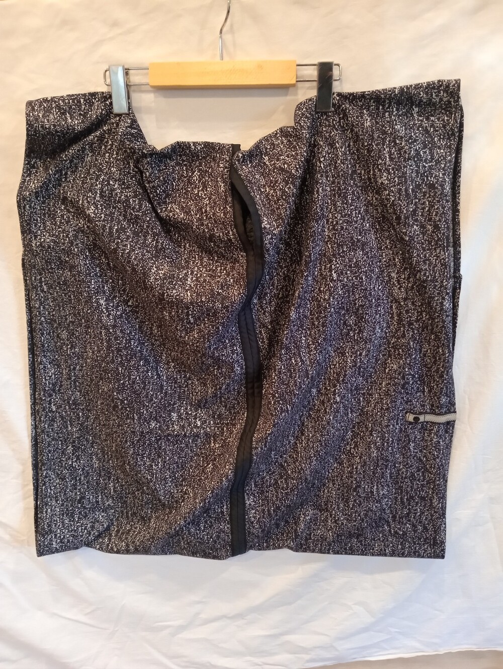 Lululemon Vinyasa Wrap Scarf Running Luon Suited Jacquard Black White